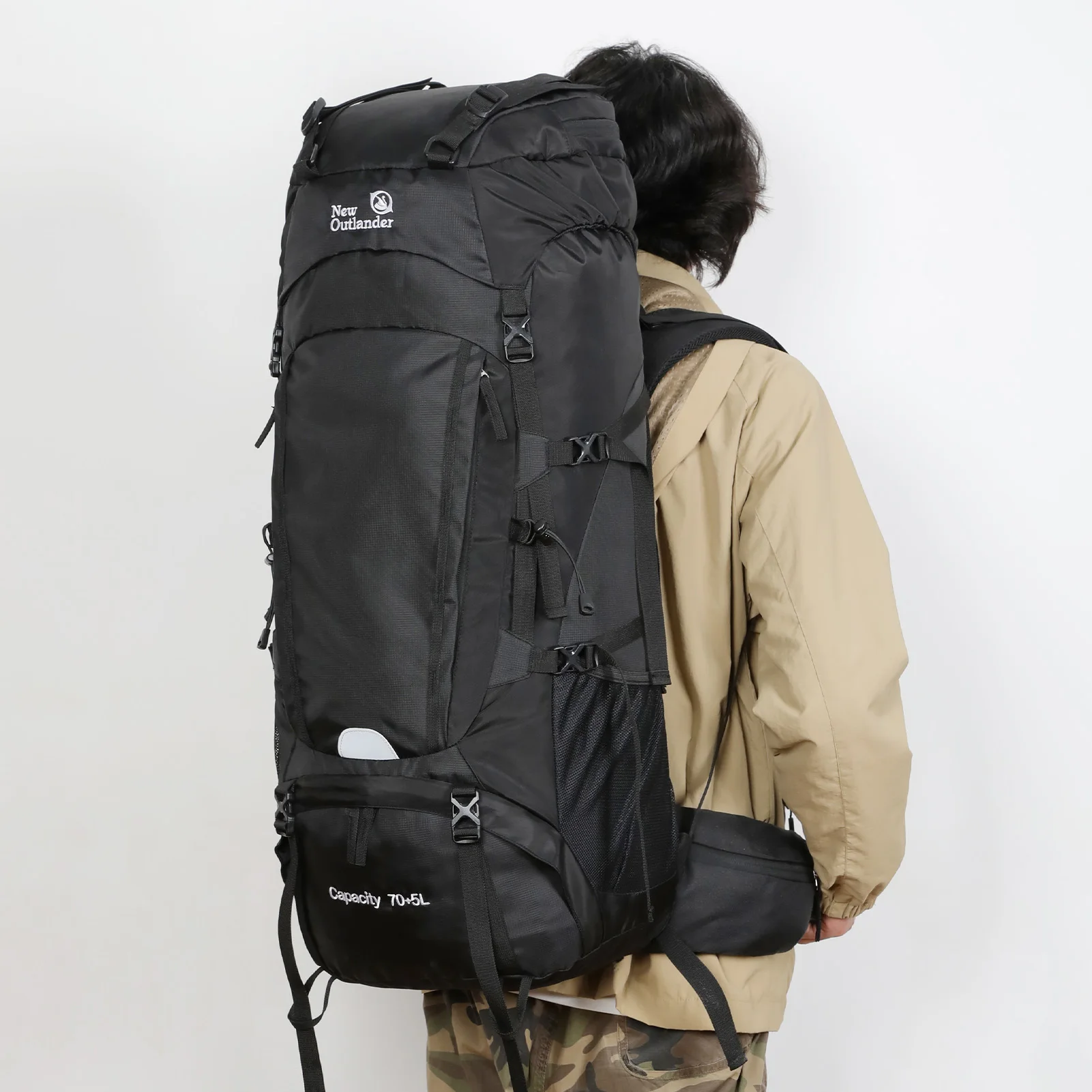 Zaino da viaggio e trekking 75 litri con copertura antipioggia e scomparto per scarpe ideale per campeggio - immagine 5