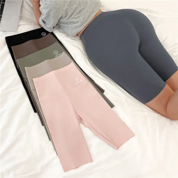 Pantaloncini da Yoga Elevatori per Donna con Vita Alta e Controllo Pancia Senza Cuciture per Allenamento in Palestra - immagine 3