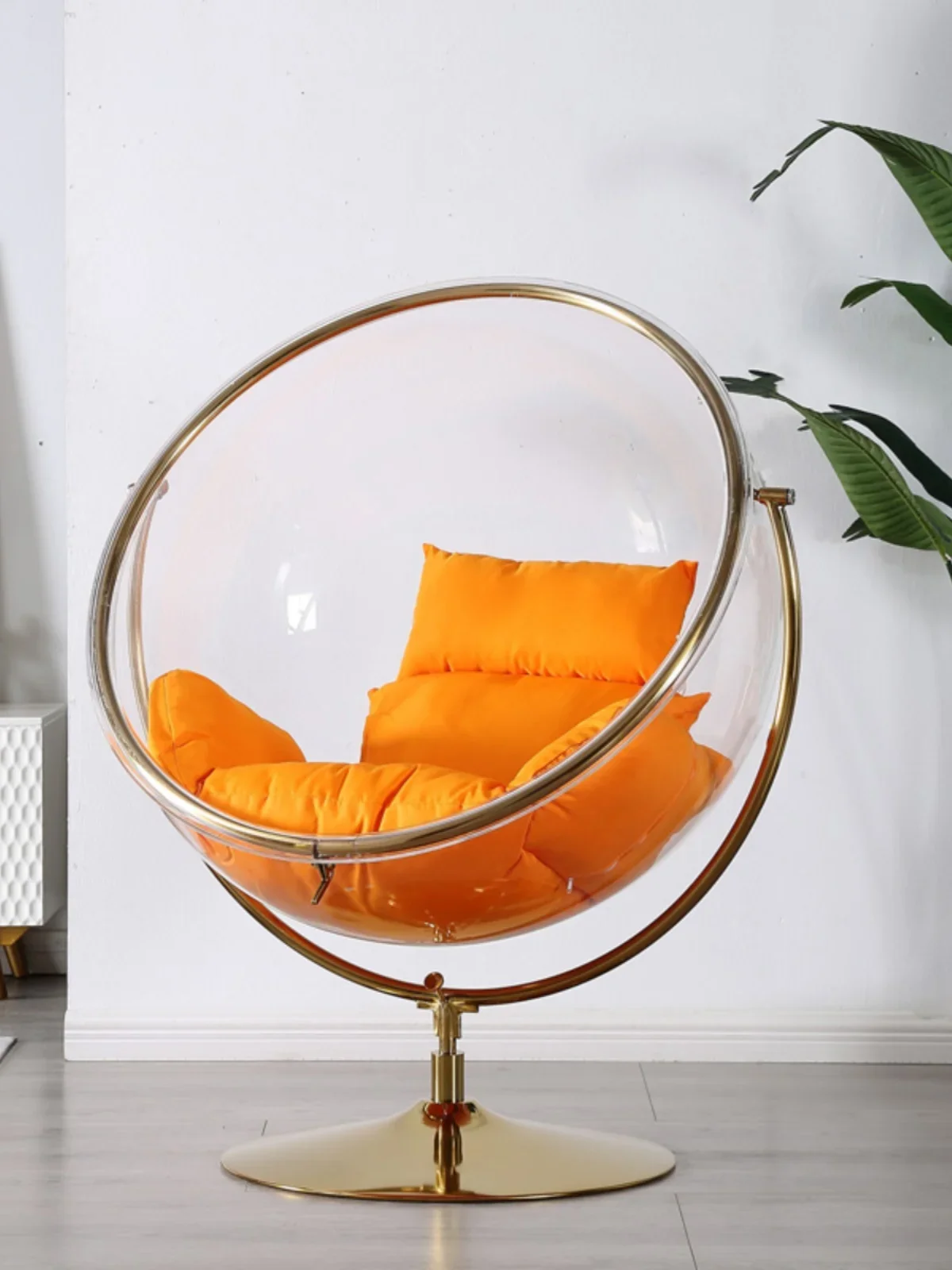Sedia a Bolle Sospesa in Acrilico Design Emisferico per Interni ed Esterni - immagine 3