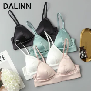 Reggiseno donna imbottito sottile in vera seta 92% e 8% Spandex coppa triangolare disponibile in verde e rosa 2024